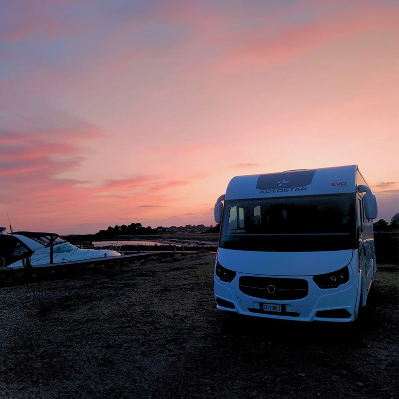 Camper al tramonto